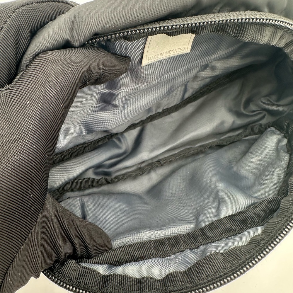 Adidas Black Belt Bag with Sporty Minimalist Design - Picture 6 of 8